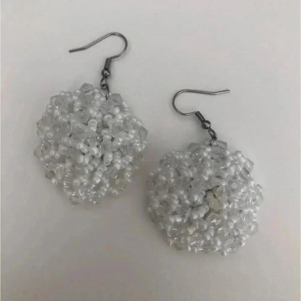 White Flower Seed Bead Handmade Drop Earrings - Picture 2 of 4